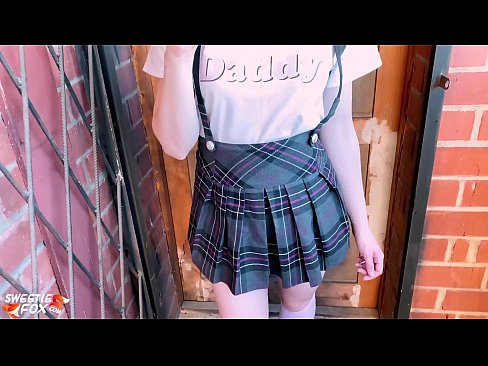 ❤️ Schoolgirl sûget har lul djip en neukt ynstee fan klassen. Kwaliteitsseks by porno fy.hentaivost.ru ❌