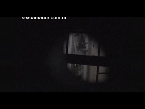 ❤️ Blondie wurdt yn it geheim op fideo opnommen troch in buertvoyeur ferburgen efter holle bakstiennen Kwaliteitsseks by porno fy.hentaivost.ru ❌