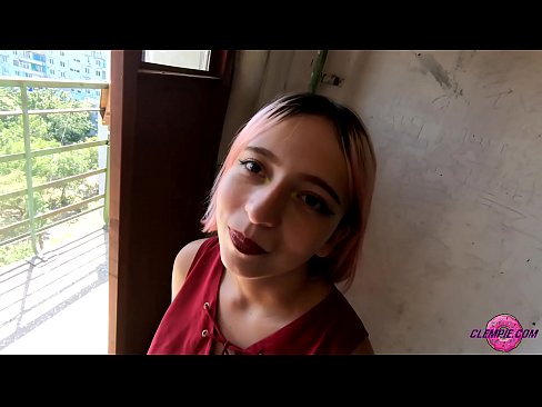 ❤️ Studint Sensual sûget in frjemdling yn 'e bûtenwrâld - Cum op syn gesicht Kwaliteitsseks by porno fy.hentaivost.ru ❌